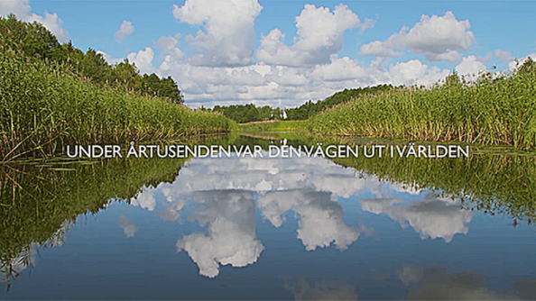Stillbild ur filmen Vattenvägen av Roger Persson -  med texten "Under årtusenden var den vägen ut i världen"