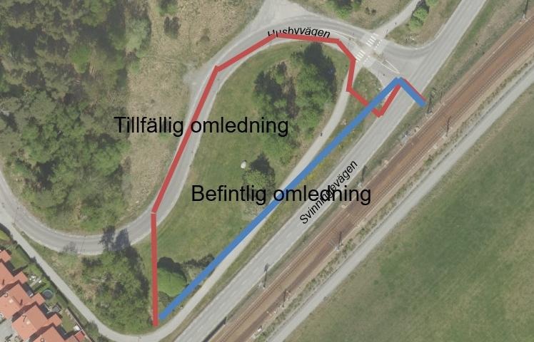 Röd markering överst i bild visar den nya omledningen av gång- och cykelbanan