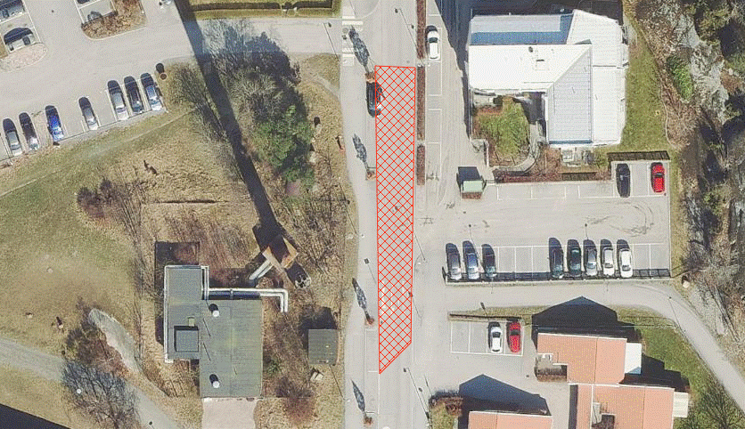 Rödrutiga ytan visar den del av Bergavägen som stängs av