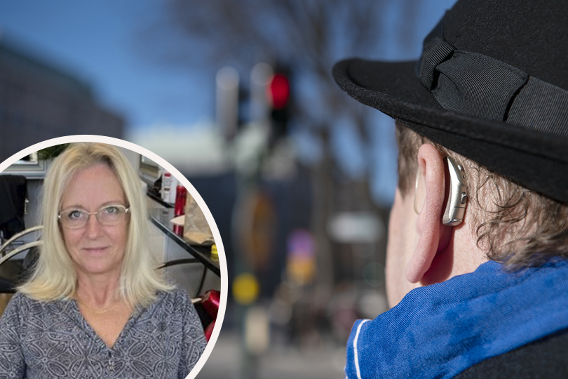 Bilden visar en person med hörapparat bakom örat. Personen syns i profil och står utomhus i stadsmiljö. I bilden finns en cirkel med ett foto på Cecilia Öhman. Hon ler mot kameran.