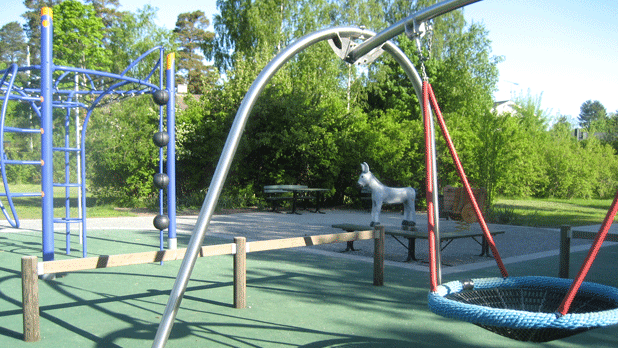 Bild på en lekplats vid Fredenvägen