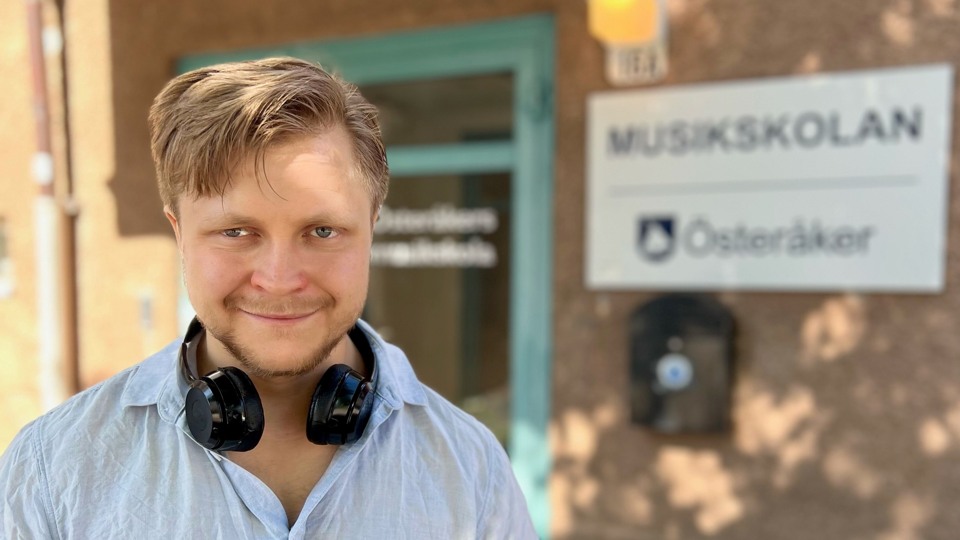 Olle Gripenberg står utanför Österåkers musikskola