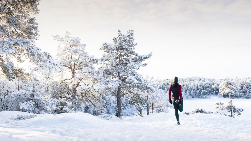 Södersjön vilande under ett gnistrande snötäcke.