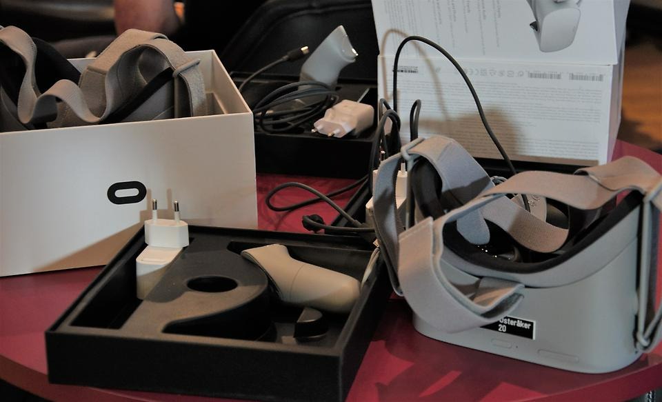 Bild på ett par VR glasögon