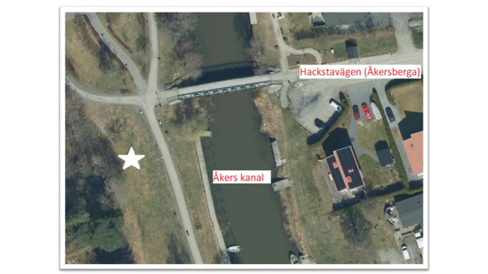 En kartbild med Åkers kanal och konstverket "Restless" markerat.