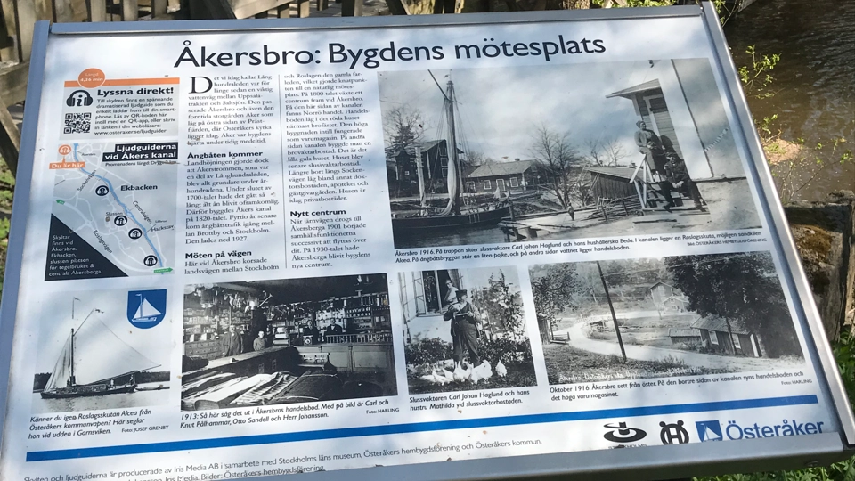 Informationstavla om Åkersbro