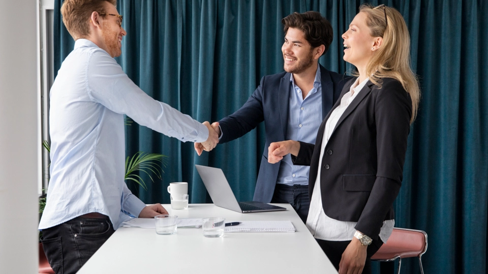 Människor som samtalar