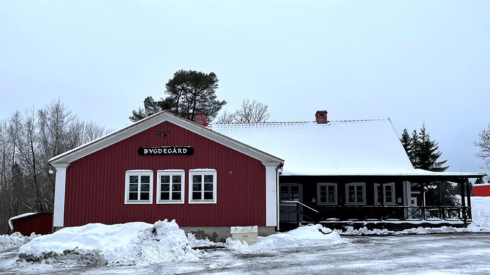 Plastflaskor fyllda med vatten