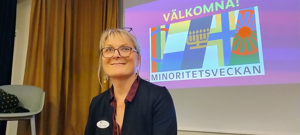 Isa Wiman (C), suomen kielen hallintoalueesta vastaava poliitikko, piti avajaispuheen
