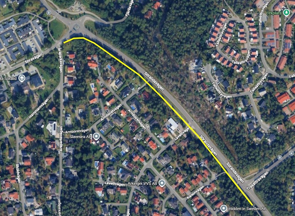 En gul linje på bilden visar den del mellan Söravägen och Tråsättravägen där arbeten utförs.