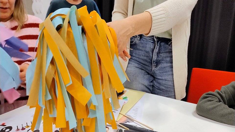 Vappuviuhka silkkipaperista